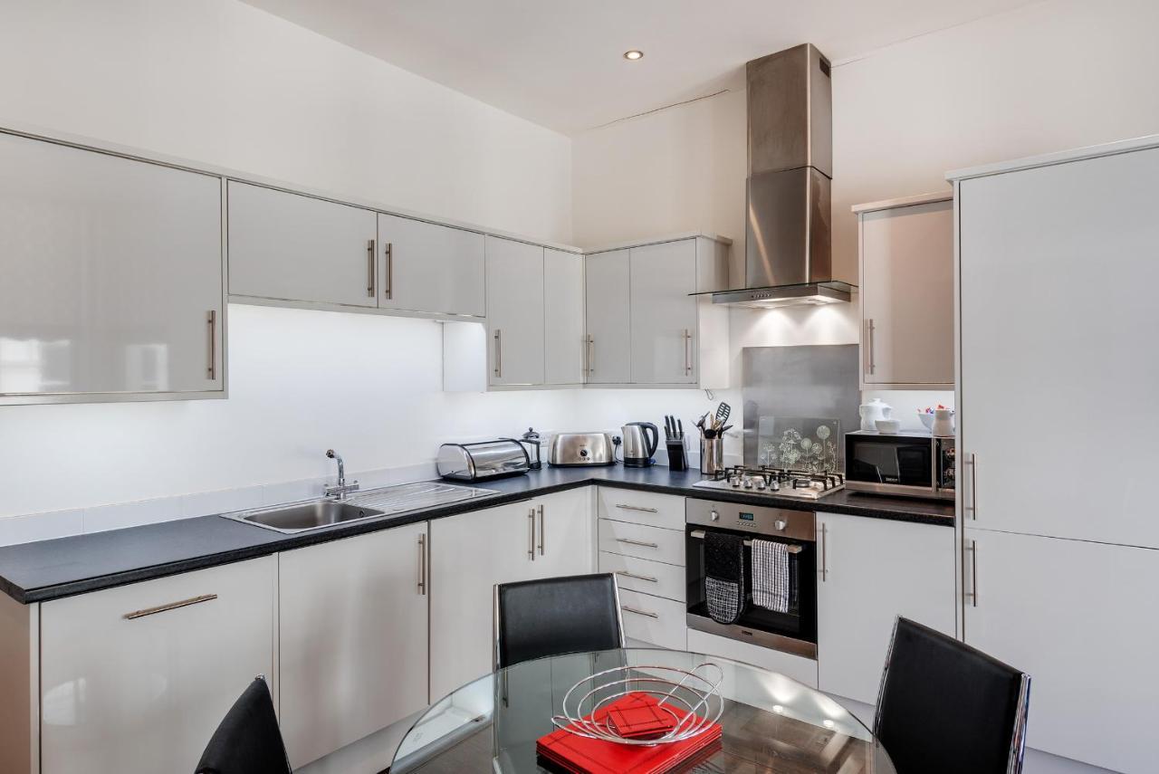 Strathmore House Apartments พลีมัธ ภายนอก รูปภาพ